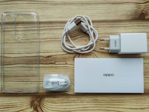 محتويات علبة هاتف Oppo A9 2020