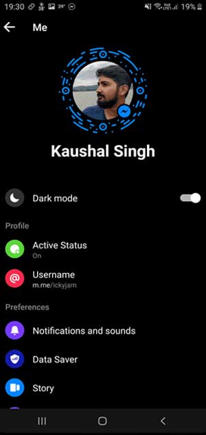 Facebook Messenger with Dark mode